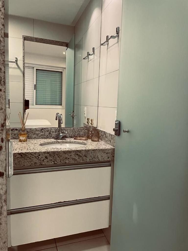 2 Qts.| 4 Hosp. | Ao Lado Do Goiania Shopping Apartment Екстериор снимка